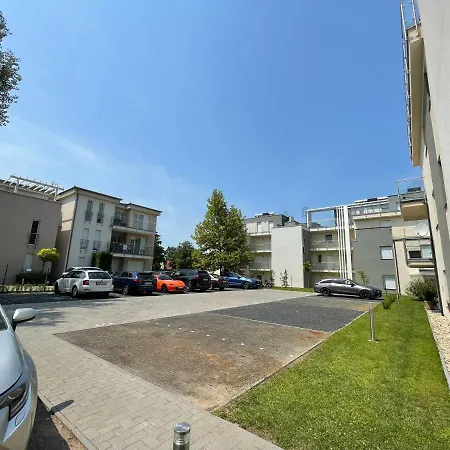 Sungarden - Hostaid Apartment